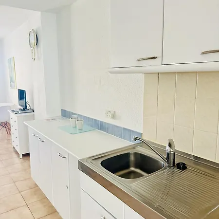 Pacific Harbor Pool View Apartment Los Cristianos (Tenerife)